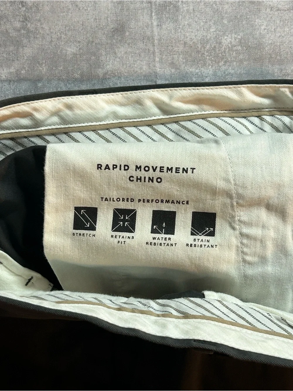 Banana Republic Men's Mason Athletic Tapered Fit Chino Pants 35x32